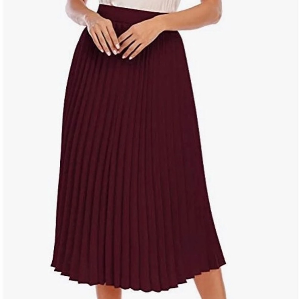 ✨HP✨ Pleated High Waist Skirt